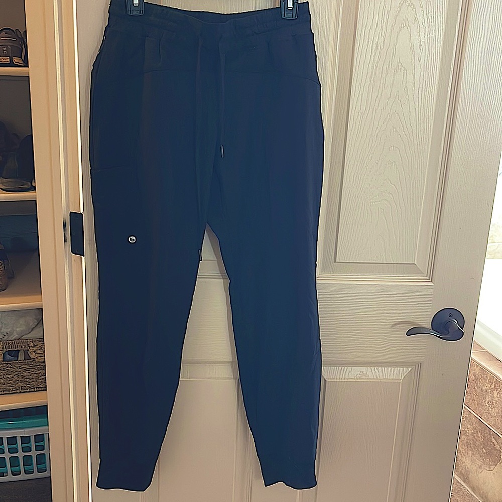Barco one jogger scrub bottom